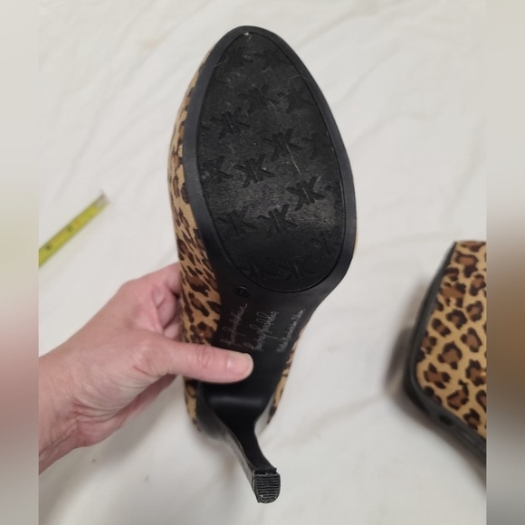 Leopard print platform heels size 9.5 - Picture 3 of 10